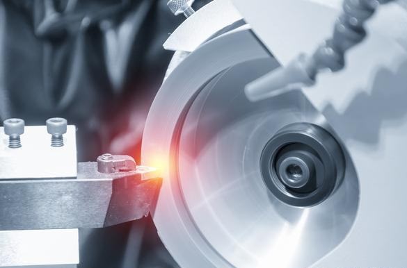 Jak używać środków czyszczących do metalu w precyzyjnej obróbce części - XieHuang Metal Hardware